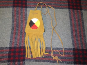 Bolso con flecos de cuero con cuentas nativo americano, diseño de 4 direcciones con cuentas - Imagen 1 de 7