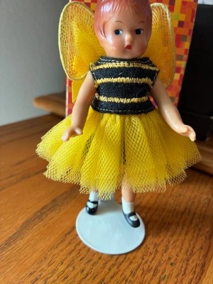 Muñeca Wee Patsy de Effanbee "Bee Well" Foto 1 de 4