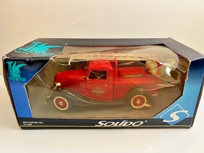 SOLIDO PRESTIGE DIE-CAST RED 1936 FORD POMPIERS FIRE ENGINE 1:18 - #1849 - Image 1 of 4