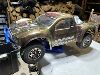 Team Associated Sc10 Upgraded Rolling Chassis Roller - Image 1 of 4