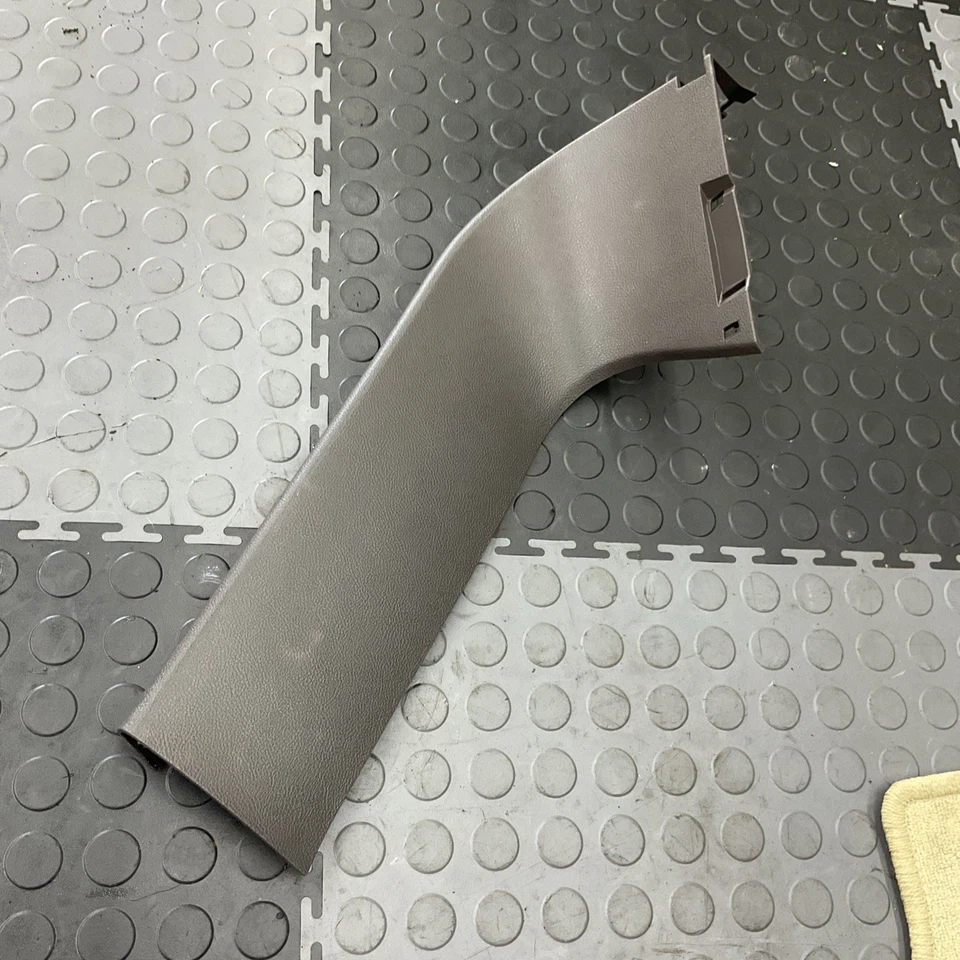 2016-2018 Lincoln MKX Rear Right Liftgate Trim FA1Z-5842410-AD - Image 1 of 4