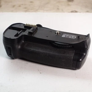 Nikon MB-D10 Battery Grip with BL-3 and Duracell DRENL4 - Untested - Picture 1 of 4