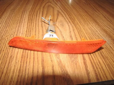 CHEVROLET CAMARO CADILLAC ATS CTS SIDE MARKER LIGHT RH 2016-2023 OEM PASSENGER - Image 1 of 3