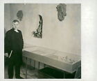 Contract award S. Dahlquist at a booth in the V... - Vintage Photograph 1635161