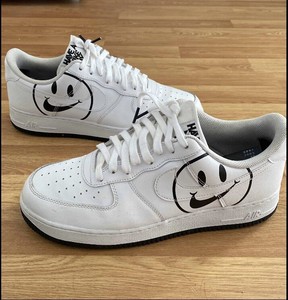 Shop Nike Black Air Force 1'07 LV8 Sneakers in Leather for Men | Ounass Oman