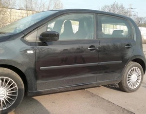 VW UP! - MOLDURAS DE PROTECCIÓN PREMIUM MOLDURAS DE PROTECCIÓN LATERALES MOLDURAS DECORATIVAS - Imagen 1 de 3