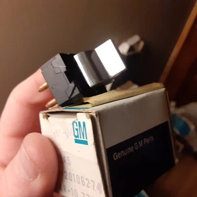 20106274 NOS GM Electric Window / Seat Switch 1982 - 1990 Olds Buick Chevrolet - Image 1 of 4