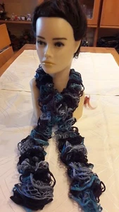 Volantschal, Rüschenschal, Fransenschal, Strickschal, Handarbeit - Bild 1 von 2