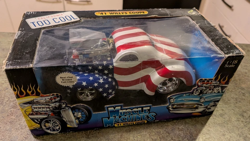 Vintage 2002 Muscle Machines '41 Willys Coupe TOO COOL Patriotic 1:18 MIB - Image 1 of 4