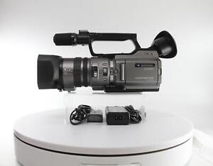 Sony NTSC 3CCD MiniDV Handycam Camcorder 12-facher Zoom – Videoübertragung (DCR-VX2100)