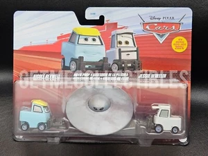 CARROS DISNEY PIXAR NICOLE REVWELL UTILERÍA DE PELÍCULA OVNI JESSIE WHEELIN 2024 PAQUETE DE 2 AHORRA - Imagen 1 de 2