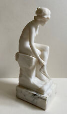 Skulptur Alabaster Figur 40 cm hoch Marmorsockel Mädchen 19. Jh