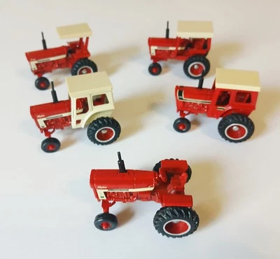 1/64 Ertl International Harvester Farm Toy Tractor Lot Of 5  66 Series 966 1066 - Image 1 of 4