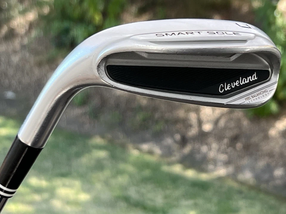 Cleveland Smart Sole Chipper 42* Steel Stiff 34.25" Cleveland Grip Left-Handed - Image 1 of 4