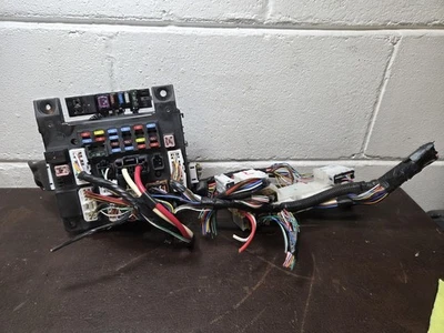 2007-2008 Mitsubishi Outlander Interior Fuse Box Part# 8637A319 - Image 1 of 4