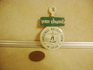 Vintage Tin Fold Over Advertising Button TOM THUMB CHRISTMAS SHOW Collectible! - Picture 1 of 3