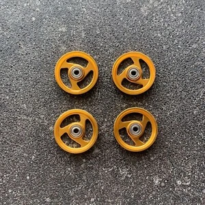MINI4WD 19mm 3-spoke all-bearing roller x4 (orange) - Picture 1 of 1