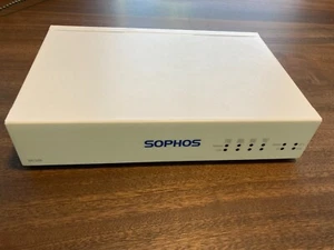 Sophos SG 105 Rev.3 Firewall | 4x 1-GbE-RJ45, 1x 1-GbE-SFP ohne lizenz - Bild 1 von 4