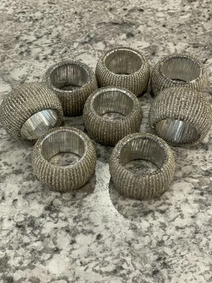 Anillos de servilleta con cuentas de vidrio plateado - Juego de 8, tono plata navideño, Foto 1 de 4
