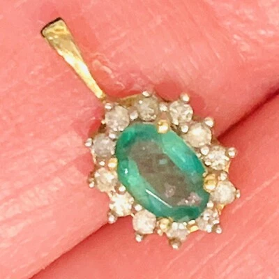 Solid 14k Yellow Gold Natural Emerald & Diamonds Pendant .6ct & .22ct .75gr 14mm - Image 1 of 4