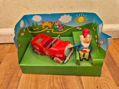 CORGI CLASSICS NODDY IN TOYLAND BIG EAR'S FIRE ENGINE + FIGURE BOXED SET 69004 - Image 1 of 4