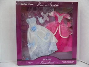 Cinderella Gowns Set of 2 Princess Collection Once Upon A Dream NOS MIB - Imagen 1 de 2