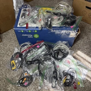 Lote aleatorio de cables eléctricos / cargadores / extensiones / puertos USB - Lote de 26 - Imagen 1 de 24