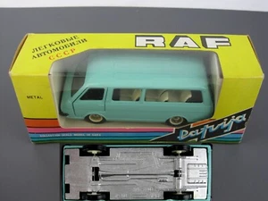 RAF 2203 diecast car A18 model 1:43 made in USSR 1984 Novoexport Soviet Union - Picture 1 of 24