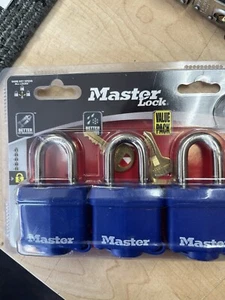 Paquete de 3 candados laminados con llave Master Lock 312TRI (F11) - Imagen 1 de 3