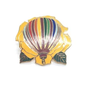 Mongolfiera vintage in giallo rosa fiore spilla risvolto smalto da collezione - Foto 1 di 3