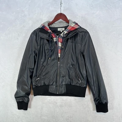 Jaqueta Charlotte Russe Feminina Grande Preta Couro Sintético Com Capuz Xadrez Forrada Y2K - Imagem 1 de 4