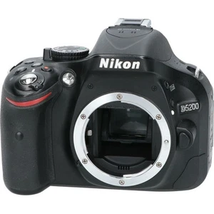 NIKON D5200 - Picture 1 of 10