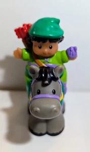 Fisher Price Little People Robinhood Waldarbeiter & Reiter auf Pferd 2003  - Bild 1 von 7