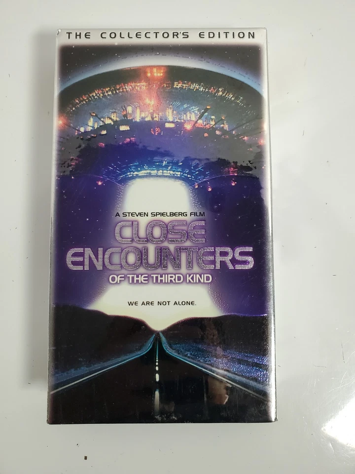 Close Encounters of the Third Kind VHS The Collectors Edition USED - Image 1 of 4