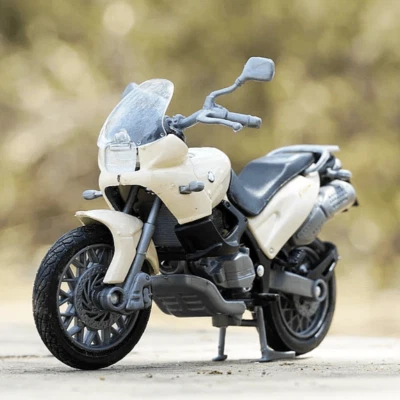 BMW F650ST White Motorcycle Model, Motormax Scale 1:18 - Image 1 of 4