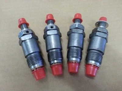 Juego de 4 inyectores de combustible Kubota V1902 usados/reconstruidos servicio de reconstrucción Foto 1 de 2