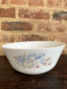 PYREX - Vintage 1980s Pyrex Large Blue Iris Mixing, Fruit, Serving Bowl - 24cm - Picture 1 of 4