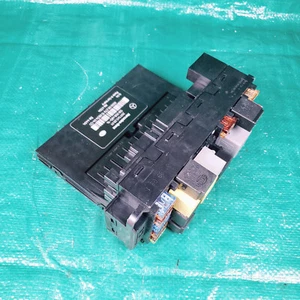 2009 Mercedes W209 CLK350 Fuse Box 2095452801 SAM Module Junction Block - Picture 1 of 7