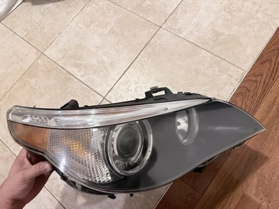 04-07 Faro pasajero derecho BMW E60 525i 530i 545i xenón HID adaptativo AFS Foto 1 de 4