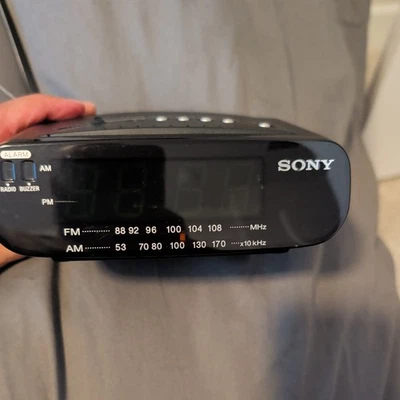 Sony Dream Machine Digital Alarm Clock AM/FM Radio - Image 1 of 4