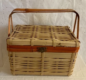Vintage Bambus Korb mit Deckel & Griffen zum Nähen, Basteln, Taschentücher, Band, Borte - Bild 1 von 11