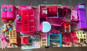 Lotto accessori Barbie Little People altre bambole giocattolo mobili veicoli così come sono - Foto 1 di 19
