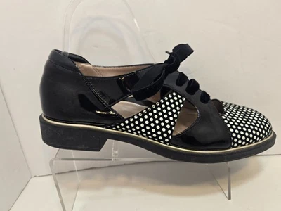Zapatos planos Beautifeel Broadway charol negro blanco lunares con cordones talla 38 EE. UU. 7 Foto 1 de 4