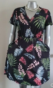 NWT Women LAISHEN ABOVE DRESS Size L Pockets V-Neck Short Sleeve 3 Button Cotton - Picture 1 of 12