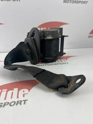 CINTURÓN DE SEGURIDAD TRASERO IZQUIERDO PASAJERO NISSAN SKYLINE R33 NSR - RB25DET, GTST, GTT, GTR Foto 1 de 4