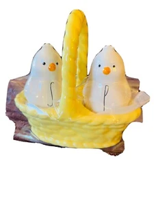 RAE DUNN Easter Chick SALT & PEPPER Shaker Eggs NEW - Picture 1 of 2