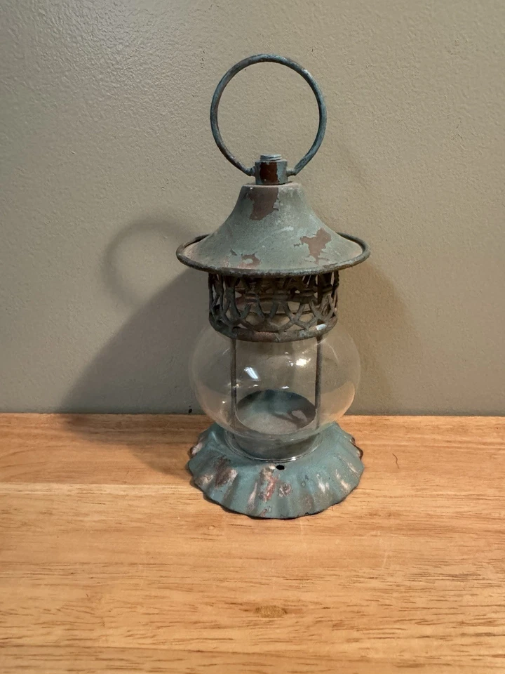 Candelabro de metal azul envejecido linterna lámpara casa de campo granja 8" Foto 1 de 4