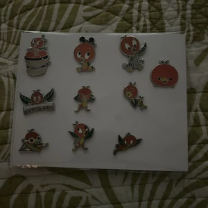 Disney Orange Vogel 10 Pin Set- - Bild 1 von 3