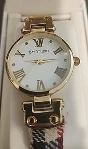 Montre Bay Studio Quartz Argent NEUVE. Jolie (R50) - Photo 1/3