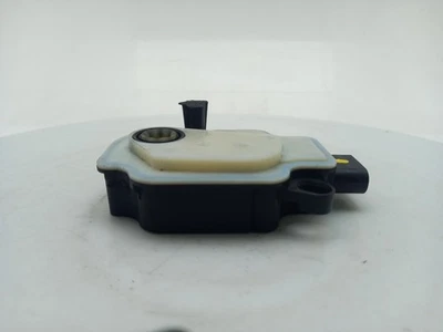 TESLA MODEL S Active Air Flap Control 2013-2025 110485402 - Image 1 of 4